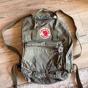 Fjallraven Kånken Olive Green Backpack